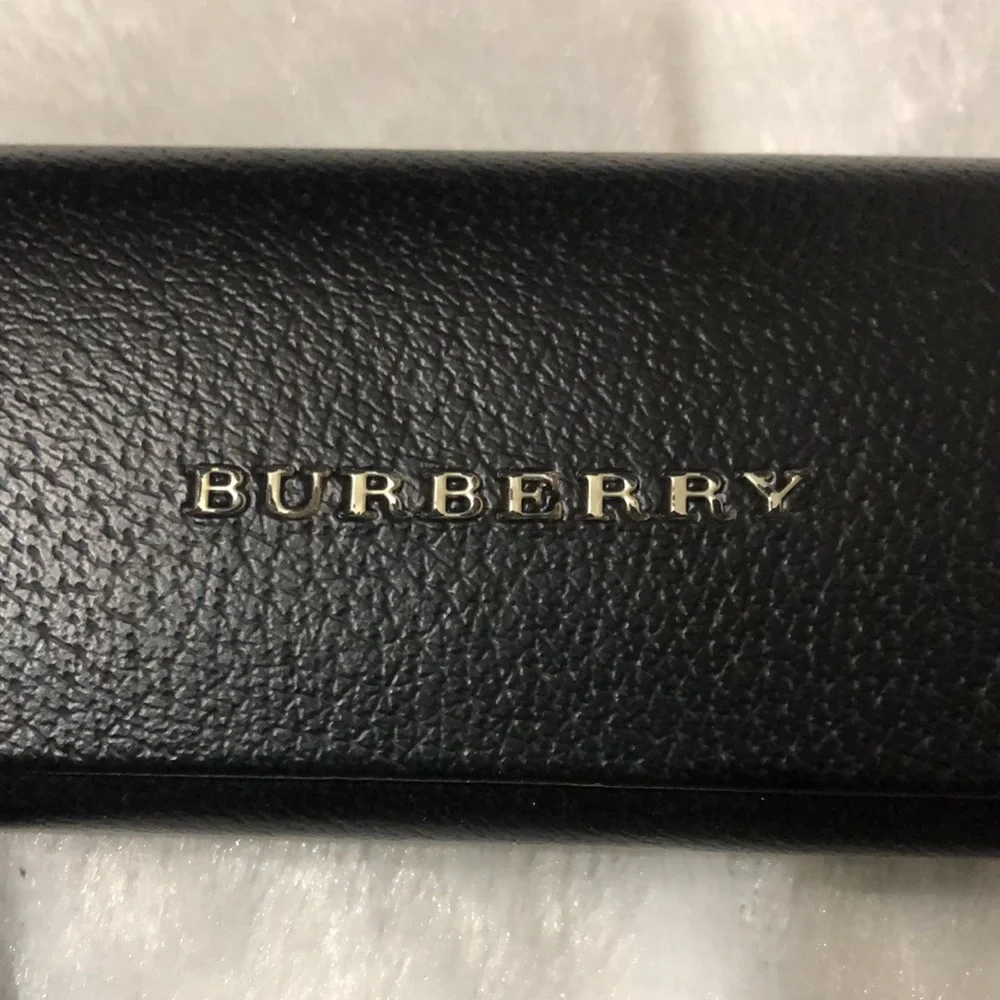 Women’s Burberry Eyeglasses with case and wiping cloth - Picture 2 of 7